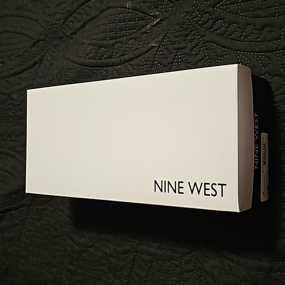 Bow Front D'Orsay flats - Picture 6 of 6